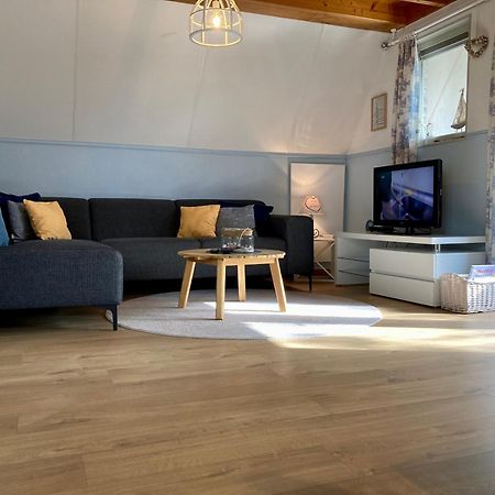 Urlaubsruhe 6 Pers Holiday Home W Terrace Close To National Park Lauwersmeer Anjum エクステリア 写真
