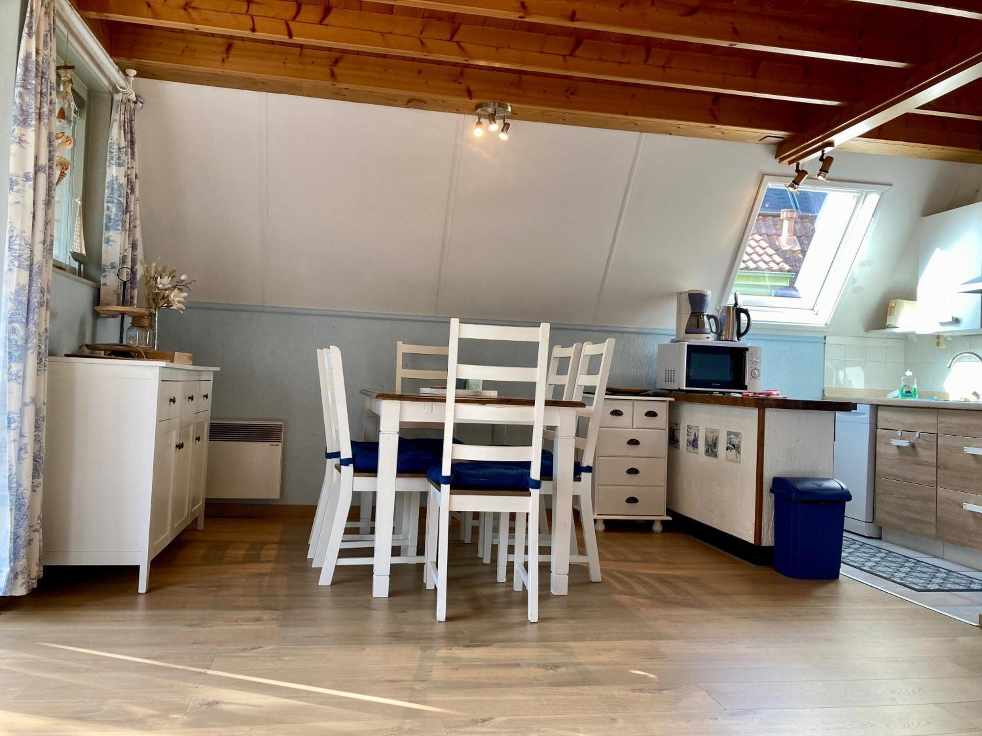 Urlaubsruhe 6 Pers Holiday Home W Terrace Close To National Park Lauwersmeer Anjum エクステリア 写真
