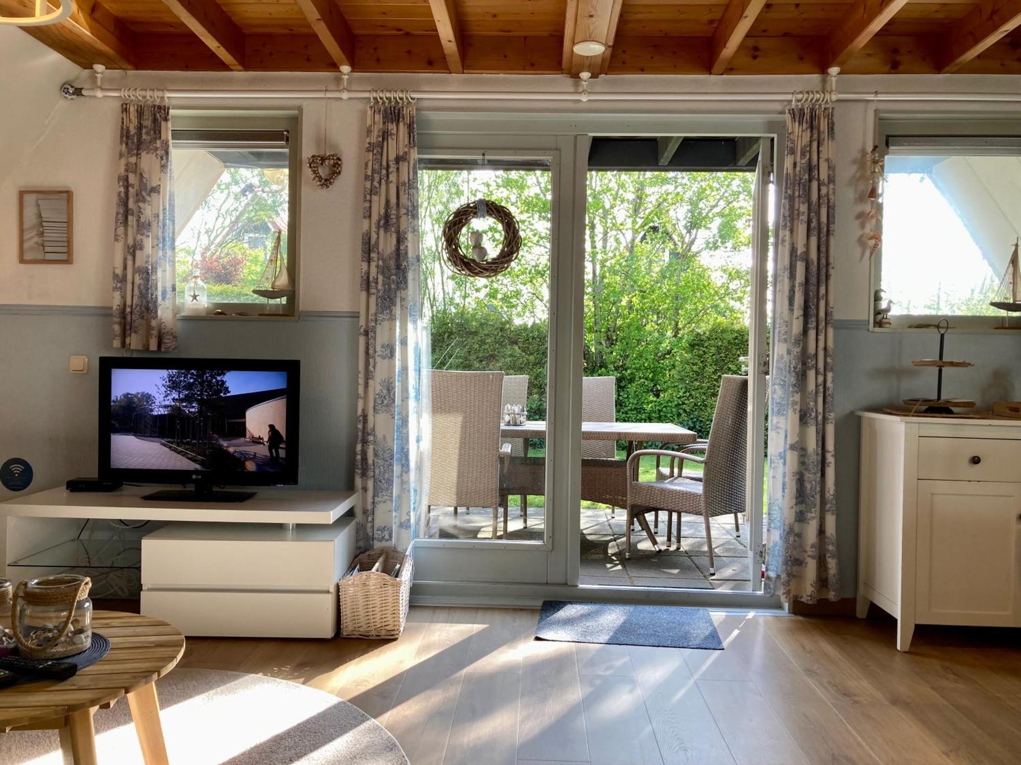 Urlaubsruhe 6 Pers Holiday Home W Terrace Close To National Park Lauwersmeer Anjum エクステリア 写真