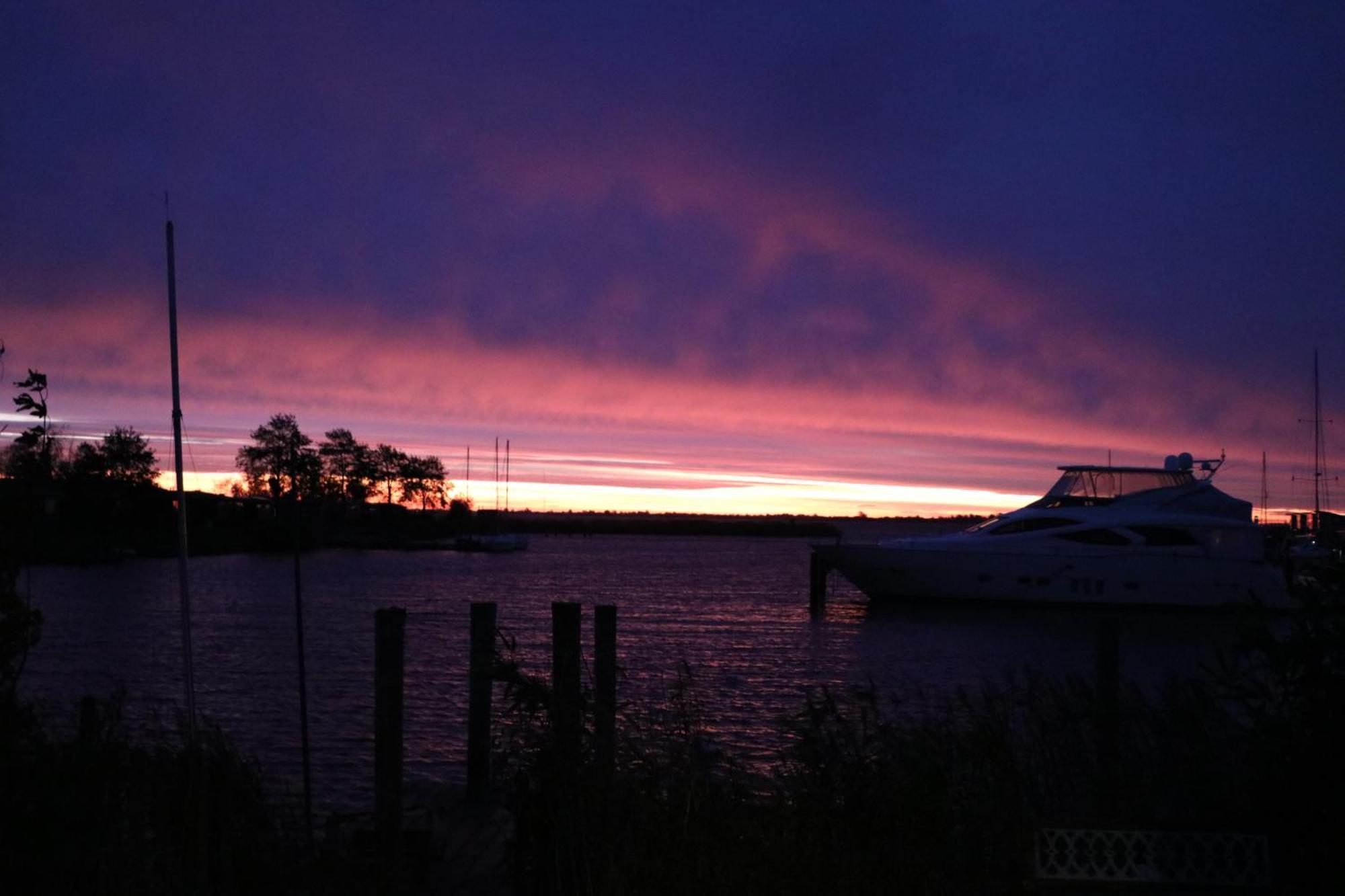 Urlaubsruhe 6 Pers Holiday Home W Terrace Close To National Park Lauwersmeer Anjum エクステリア 写真