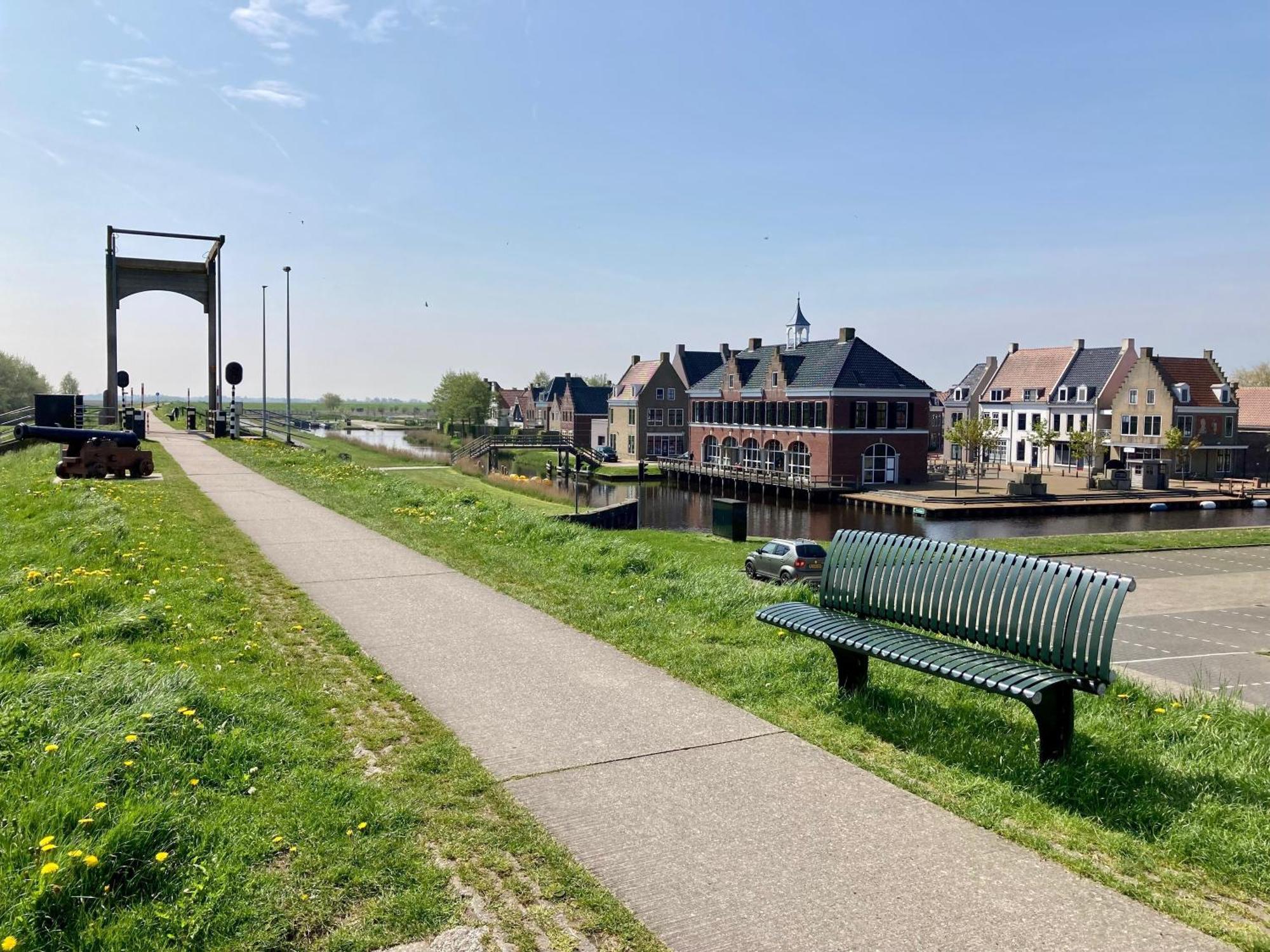 Urlaubsruhe 6 Pers Holiday Home W Terrace Close To National Park Lauwersmeer Anjum エクステリア 写真