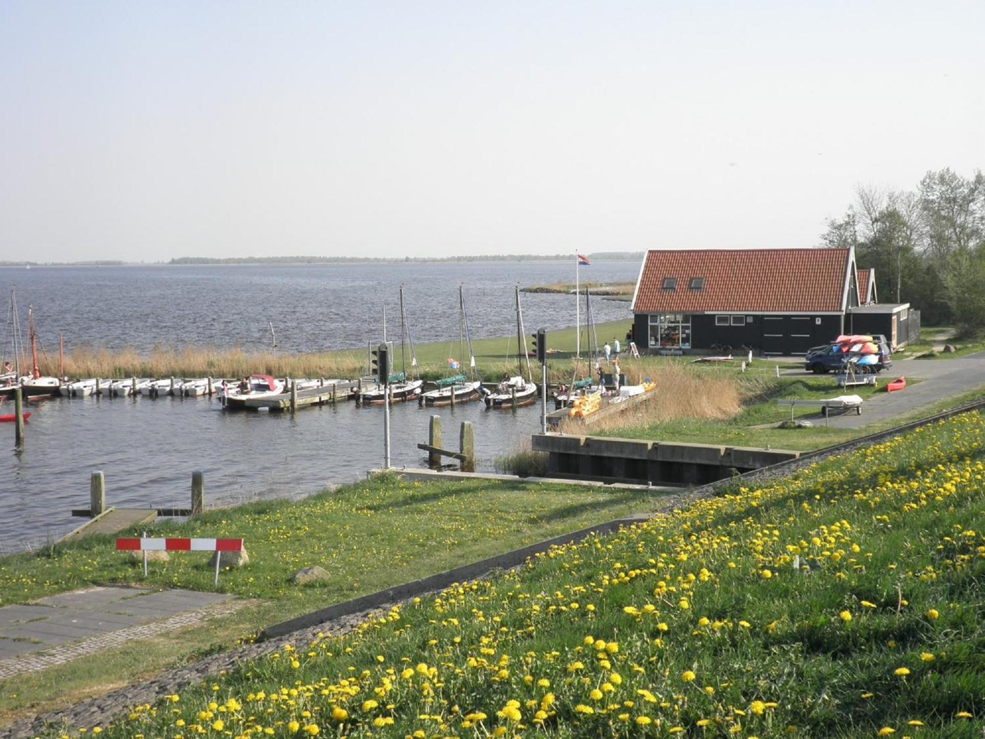 Urlaubsruhe 6 Pers Holiday Home W Terrace Close To National Park Lauwersmeer Anjum エクステリア 写真