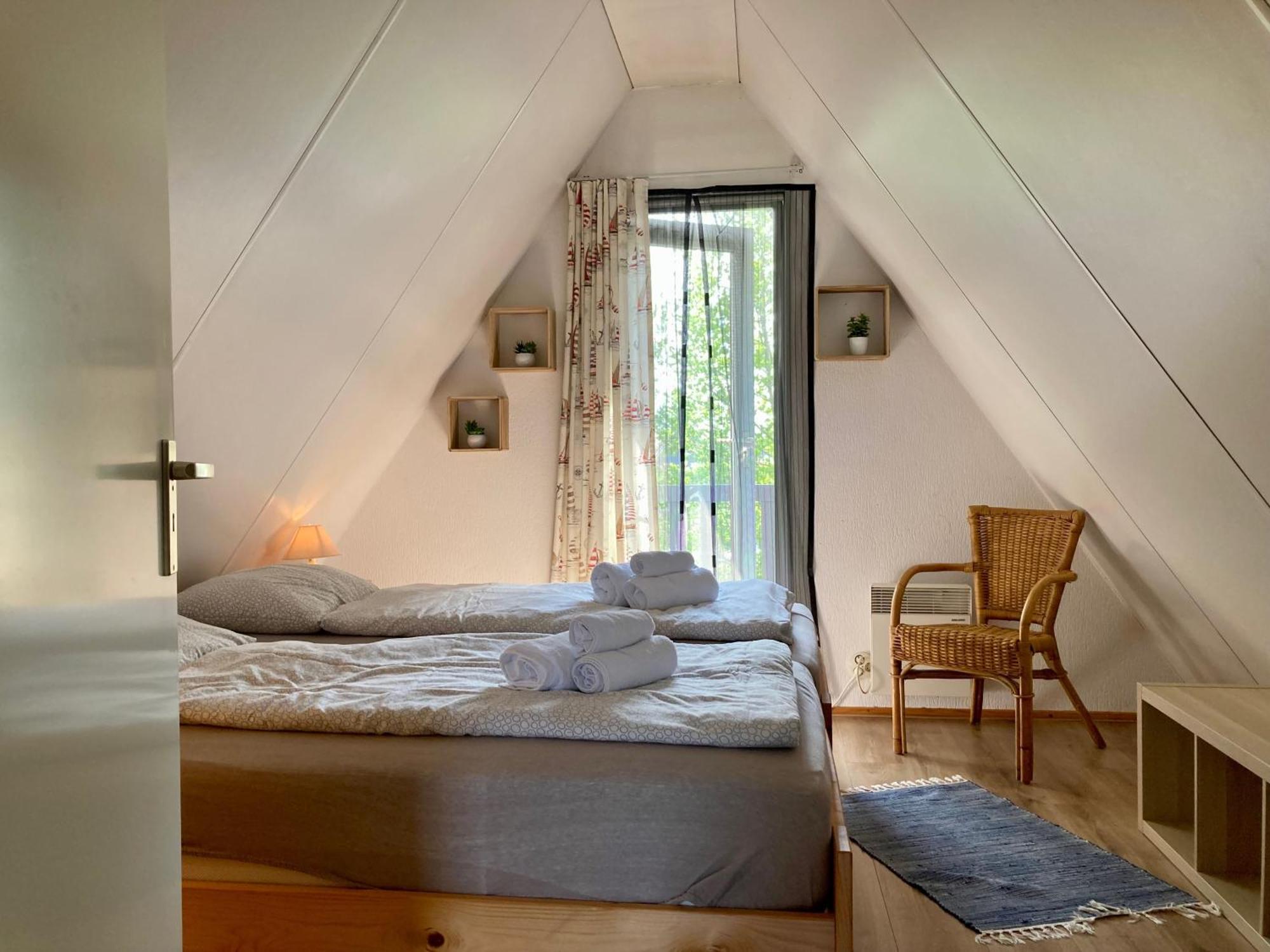 Urlaubsruhe 6 Pers Holiday Home W Terrace Close To National Park Lauwersmeer Anjum エクステリア 写真